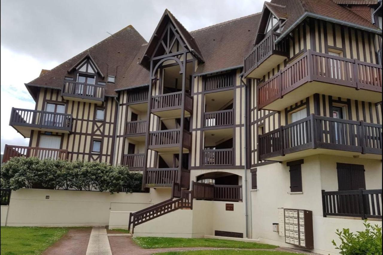 Apt With Balcony At 350 M From The Beach Cabourg Exterior foto